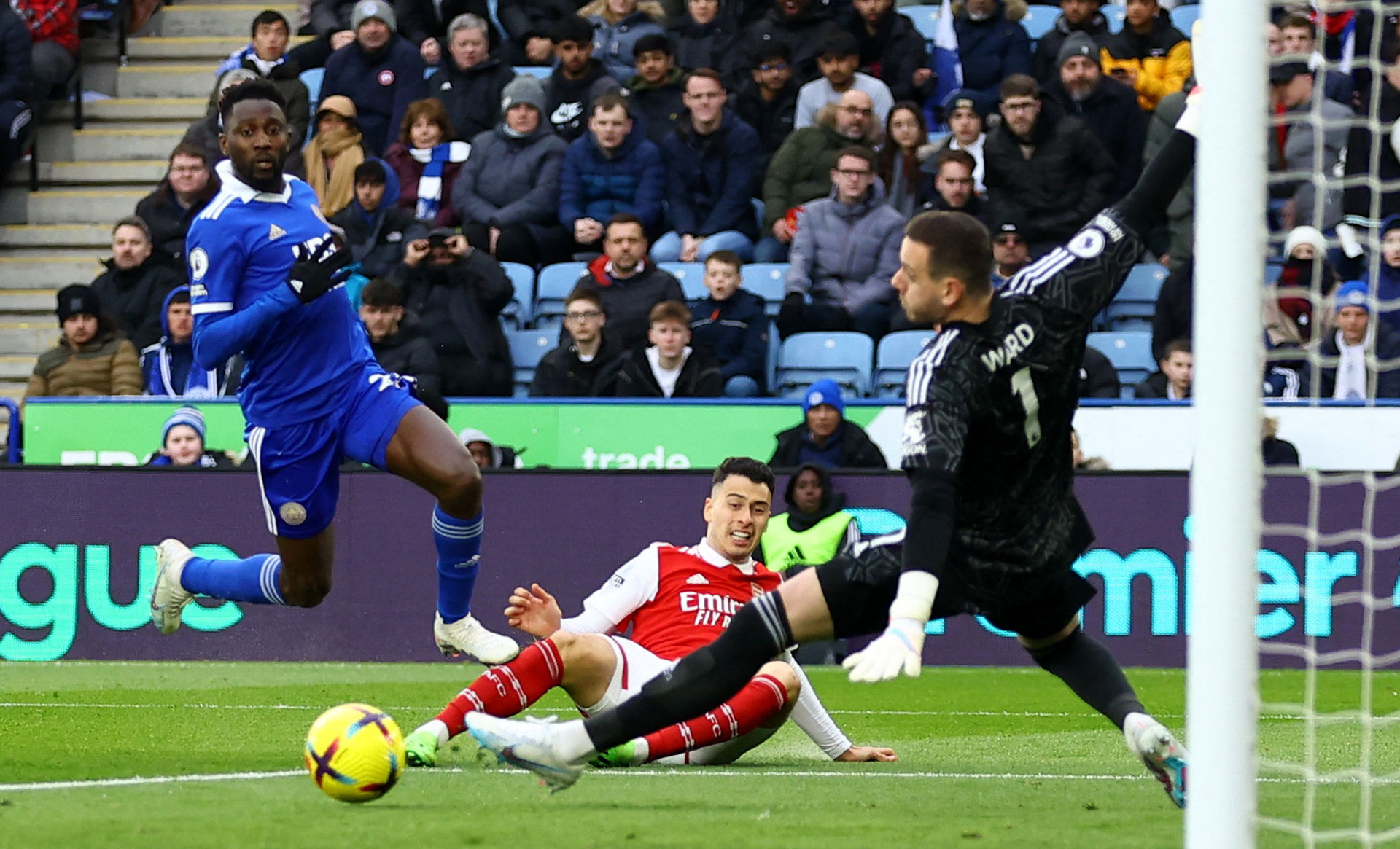 则凸显了人 则凸显了人